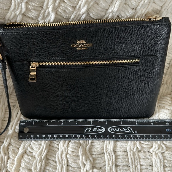 COACH•Wristlet - Picture 7 of 8